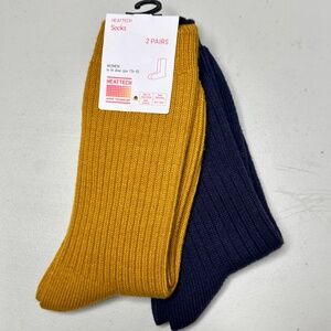 2 Pairs HEATTECH Women Socks Shoe Sizes  7.5-10 NWT